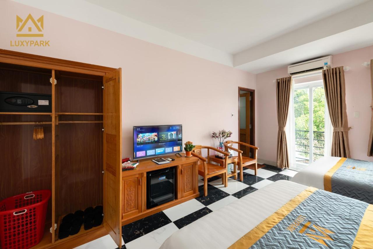 Luxy Park Hotel - Phu Quoc Centre Екстер'єр фото