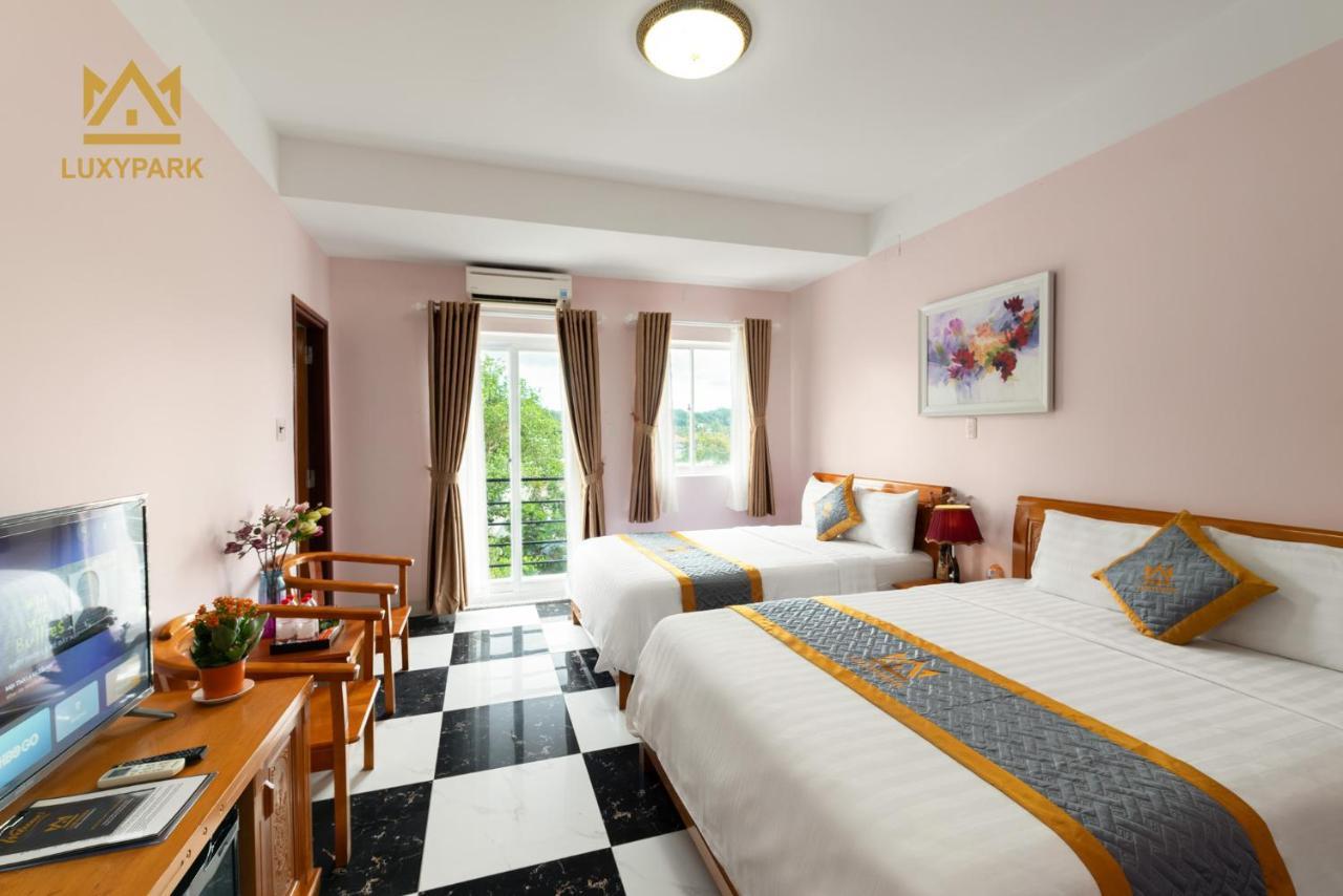 Luxy Park Hotel - Phu Quoc Centre Екстер'єр фото