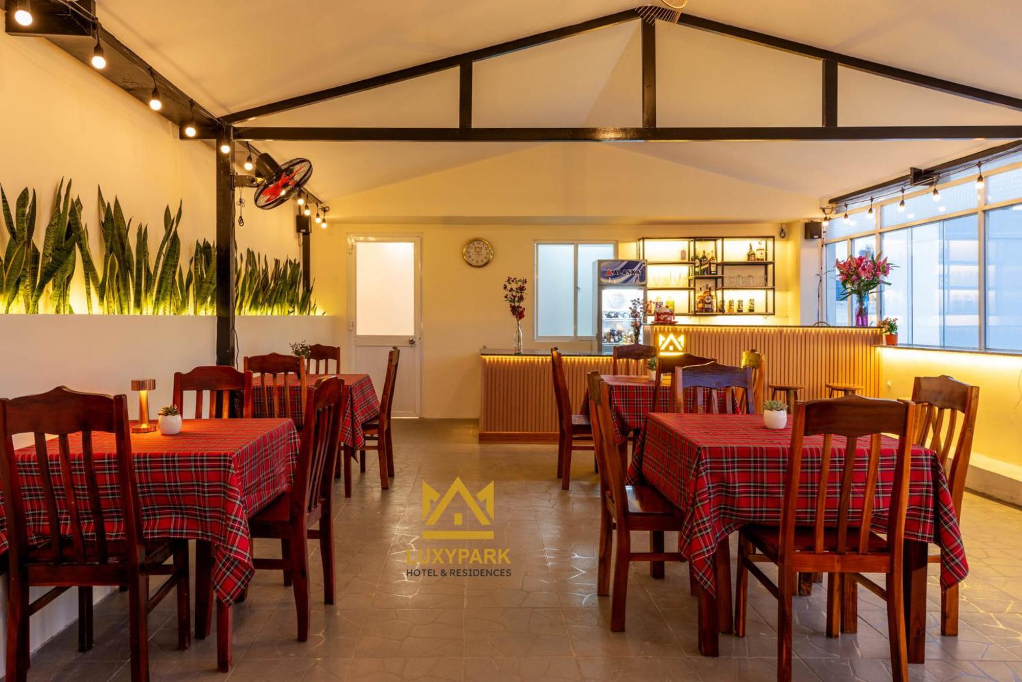 Luxy Park Hotel - Phu Quoc Centre Екстер'єр фото