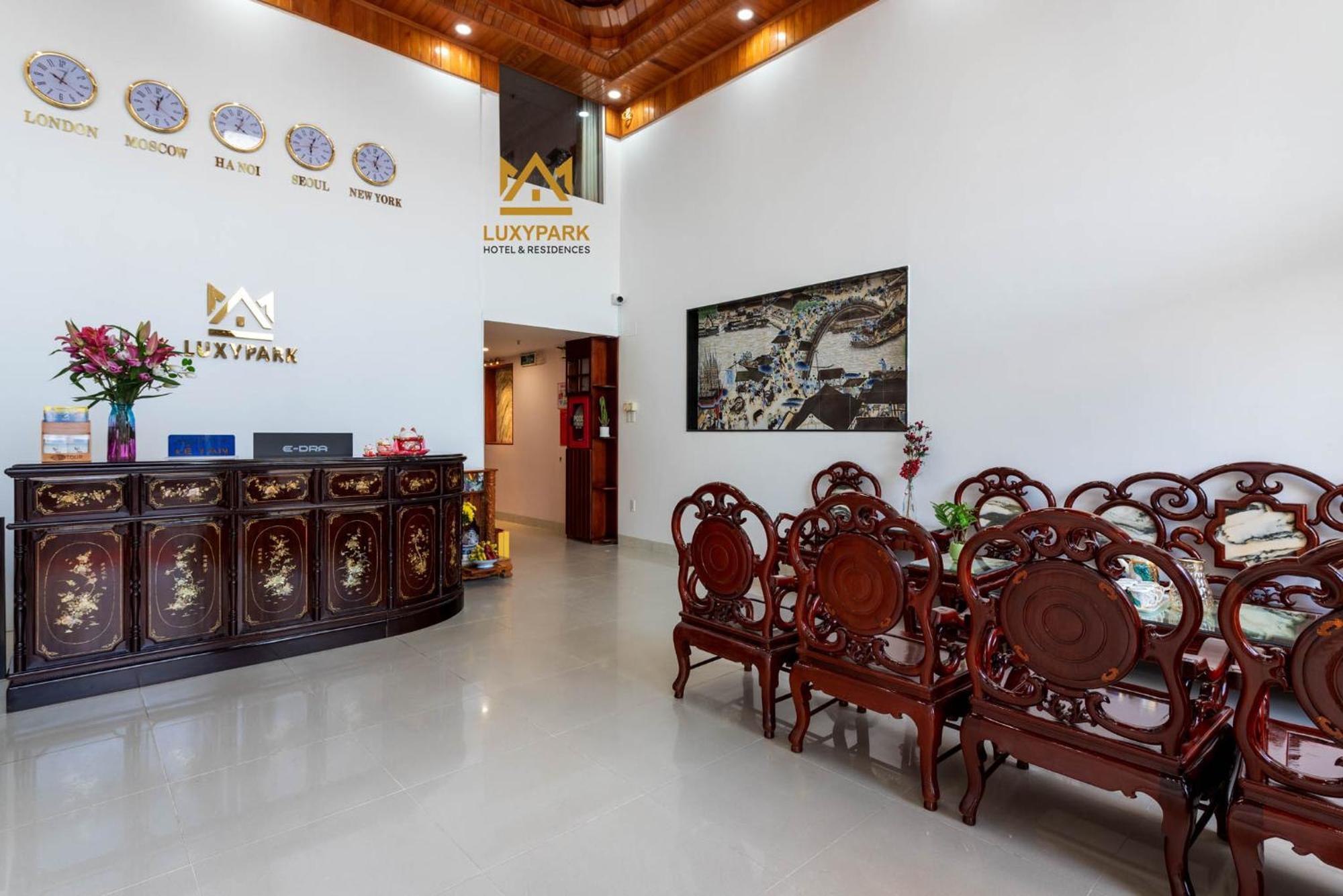 Luxy Park Hotel - Phu Quoc Centre Екстер'єр фото