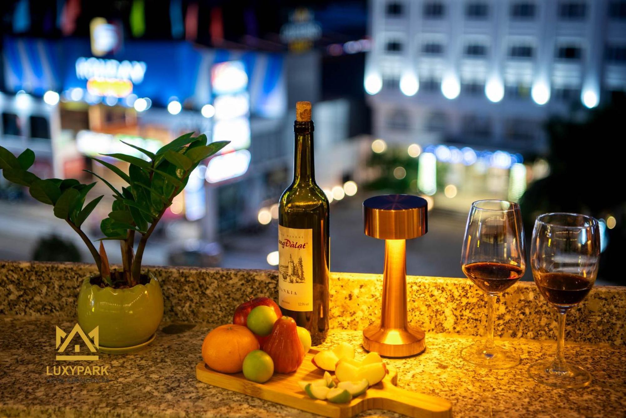 Luxy Park Hotel - Phu Quoc Centre Екстер'єр фото