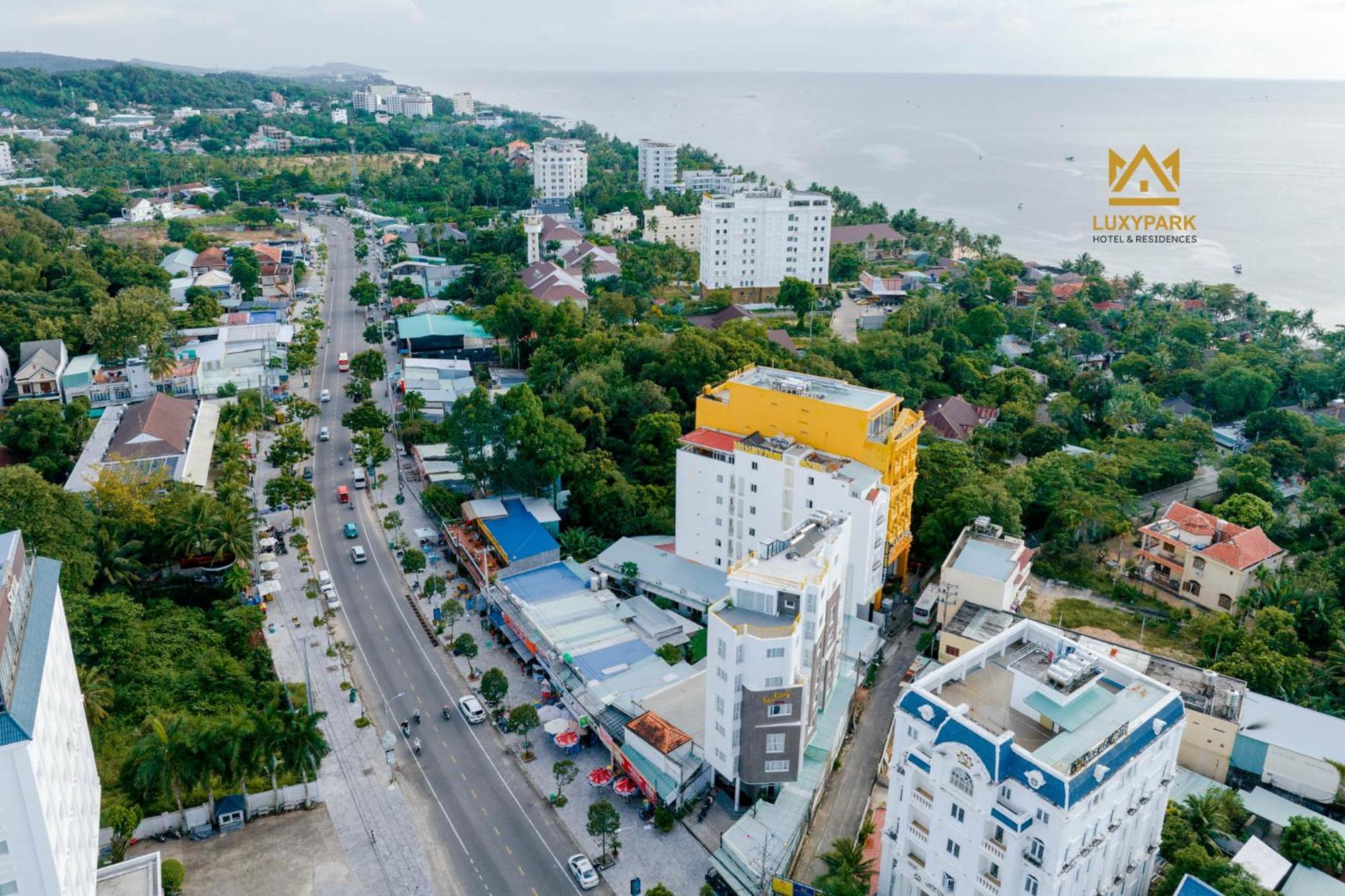 Luxy Park Hotel - Phu Quoc Centre Екстер'єр фото