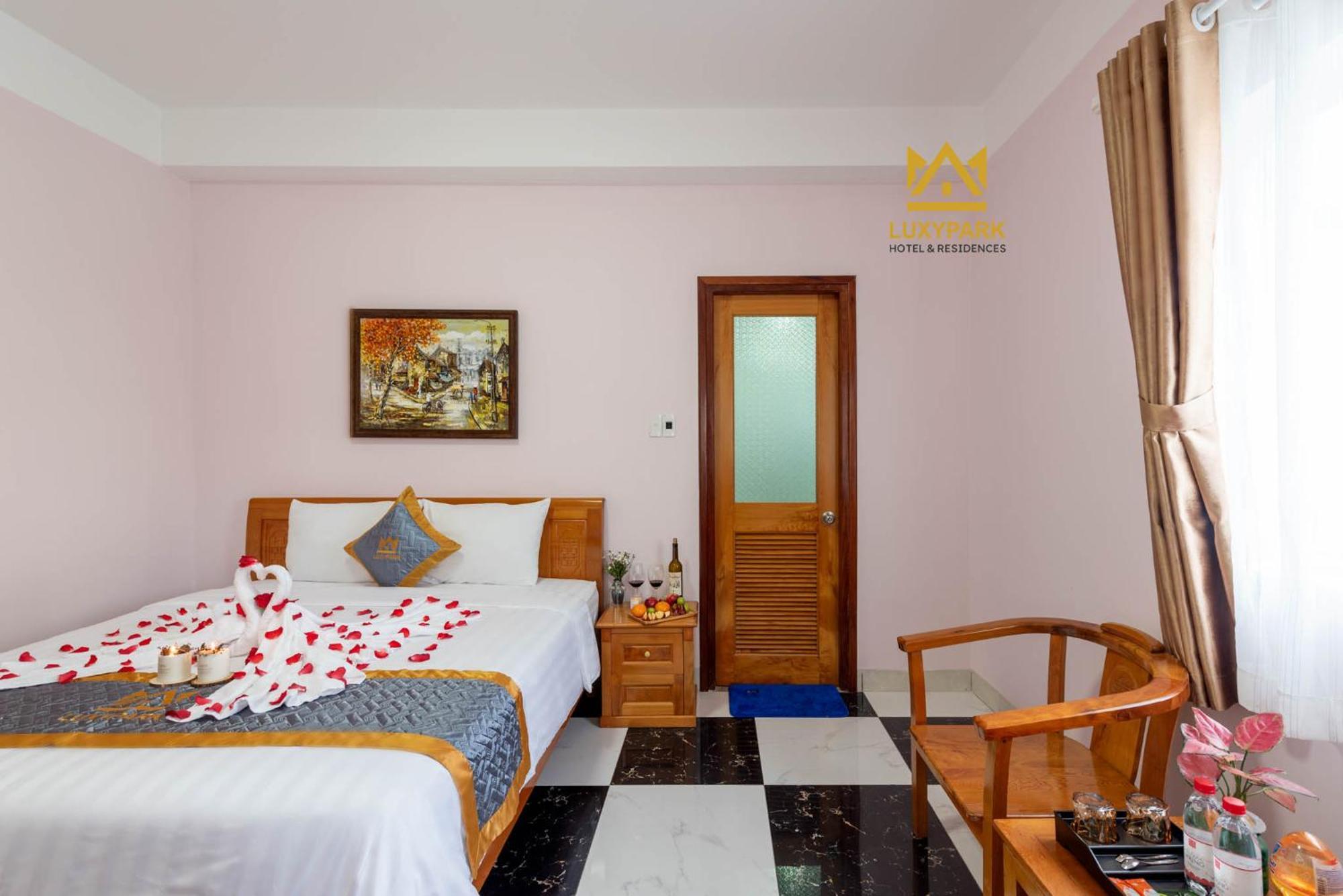 Luxy Park Hotel - Phu Quoc Centre Екстер'єр фото