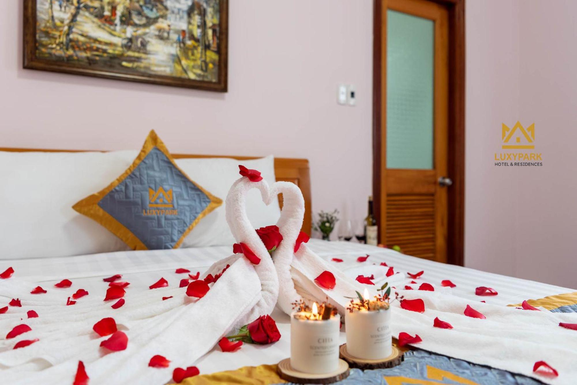 Luxy Park Hotel - Phu Quoc Centre Екстер'єр фото