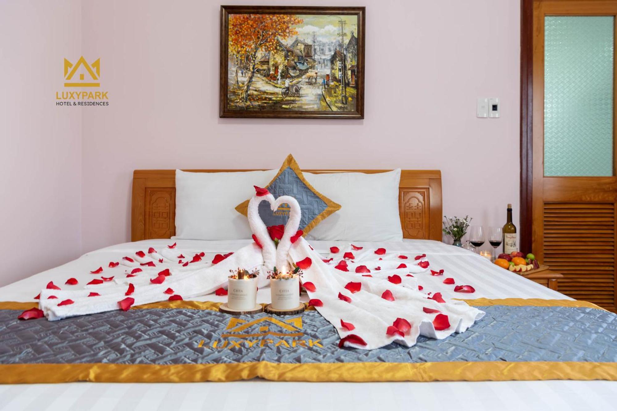 Luxy Park Hotel - Phu Quoc Centre Екстер'єр фото